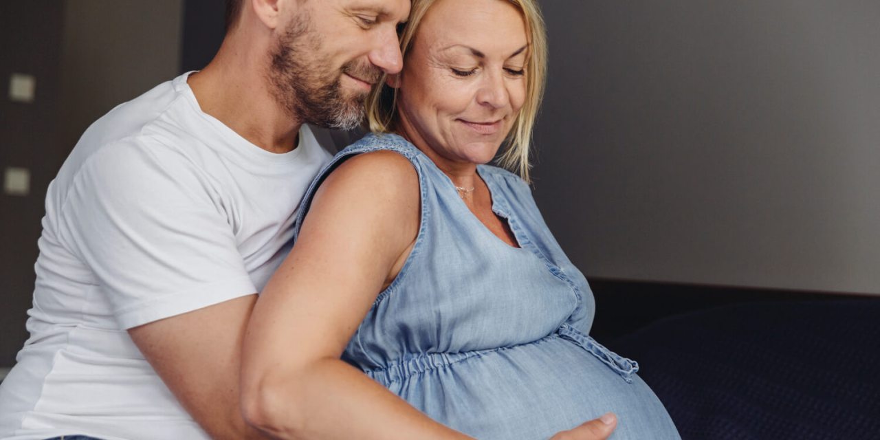 Fertilidad a los 40: Un nuevo protocolo de tratamiento está redefiniendo lo que es posible